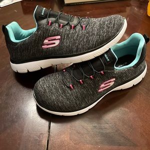 Sketchers memory foam walking shoes. 8.5